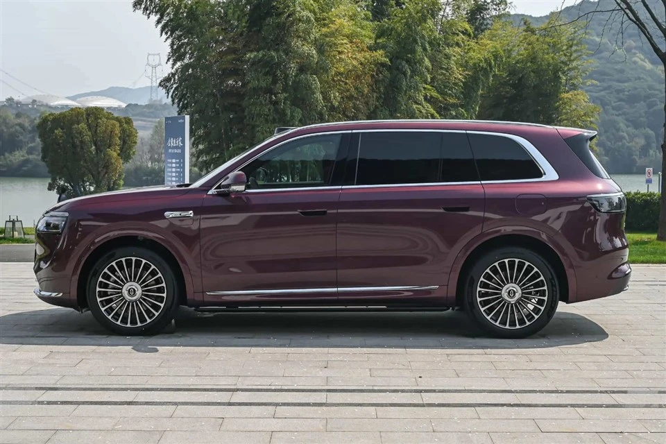 2025 Huawei Aito M8 Suv